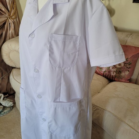CLASSIC WHITE MEDICAL SHORT SLEEVE LAB COAT FOR STUDENTS, DENTISTS + MORE - XXL - Picture 6 of 10